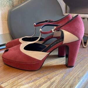 🥠 NWOT Pollini red and cream, t-strap, peep toe, suede and leather vintage look